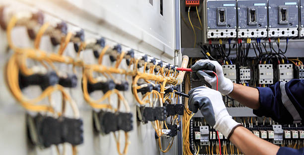 Professional Electrician technician working in London, CA